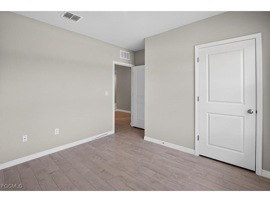 553 Kingsbury Lane Lehigh Acres FL 33974 2025025434 image18