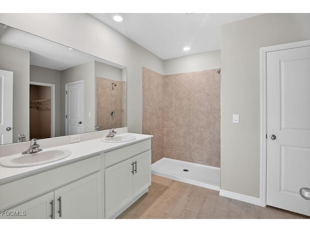 553 Kingsbury Lane Lehigh Acres FL 33974 2025025434 image33