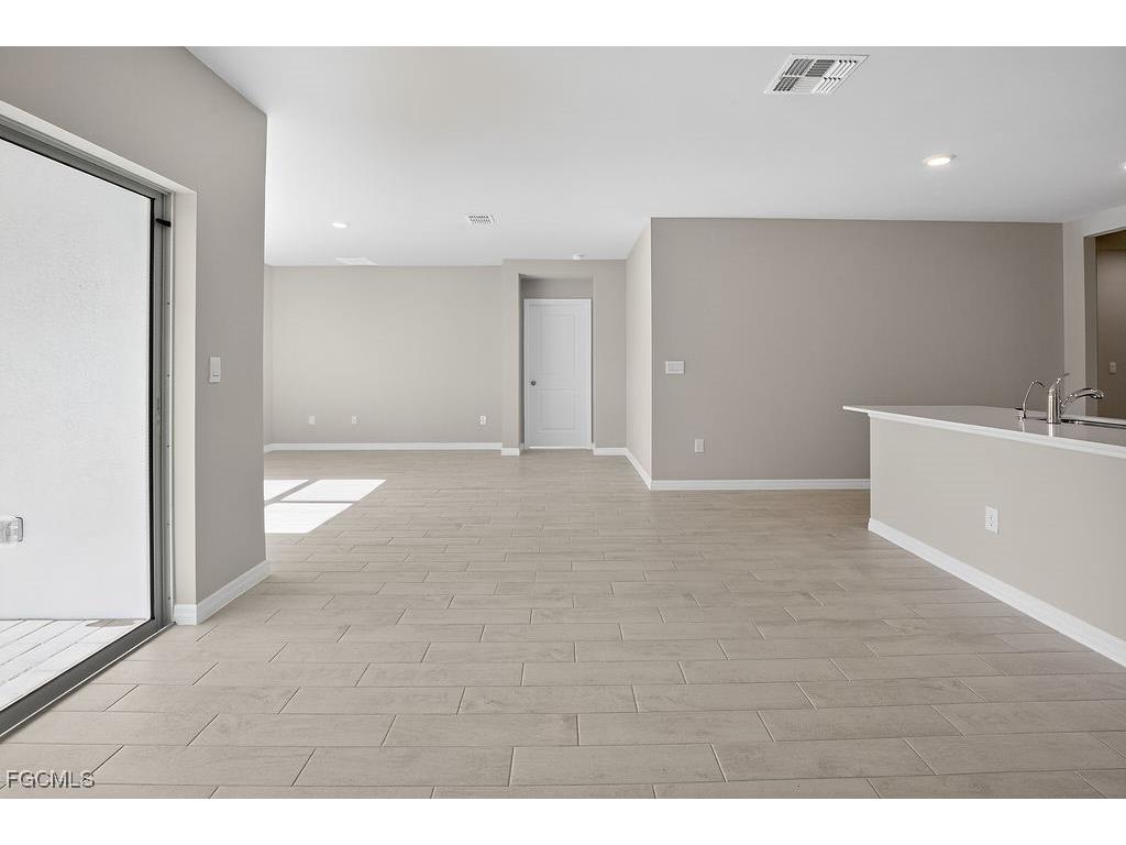 553 Kingsbury Lane Lehigh Acres FL 33974 2025025434 image38