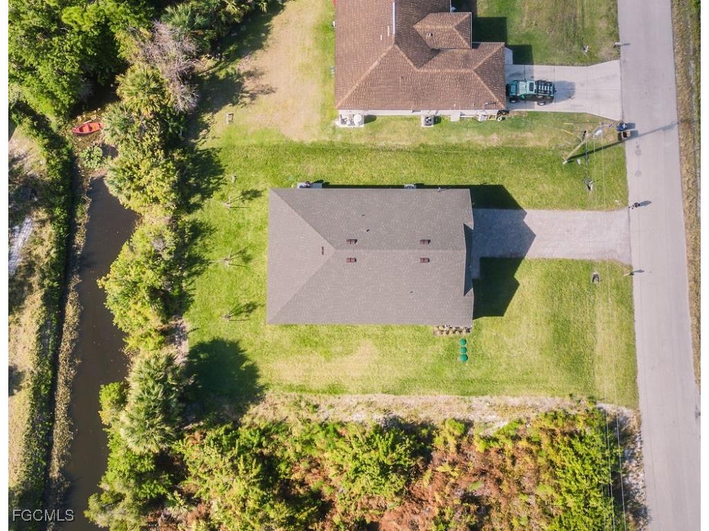 553 Kingsbury Lane Lehigh Acres FL 33974 2025025434 image4
