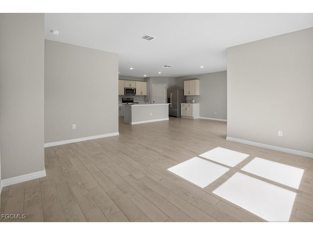 553 Kingsbury Lane Lehigh Acres FL 33974 2025025434 image40