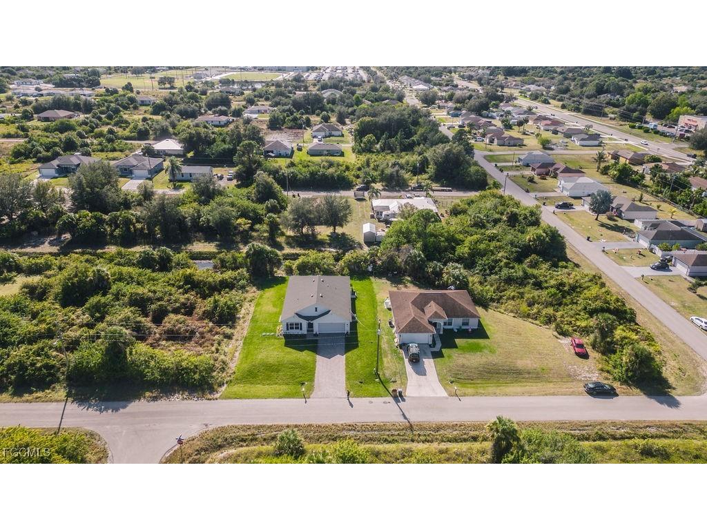 553 Kingsbury Lane Lehigh Acres FL 33974 2025025434 image5