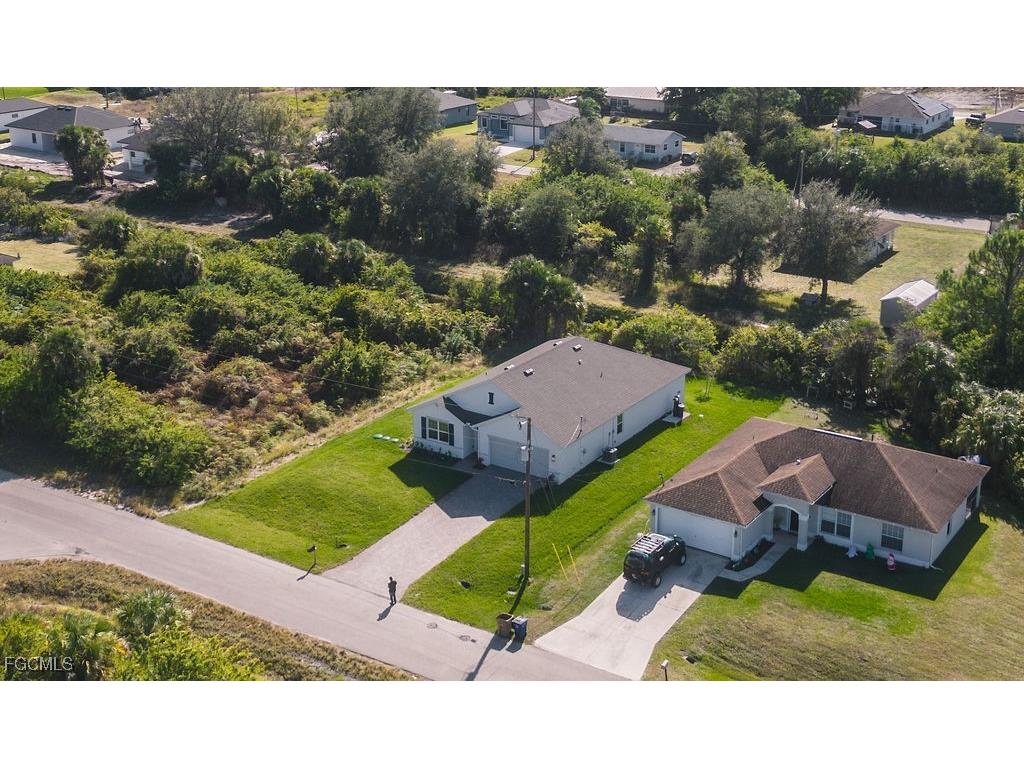 553 Kingsbury Lane Lehigh Acres FL 33974 2025025434 image6