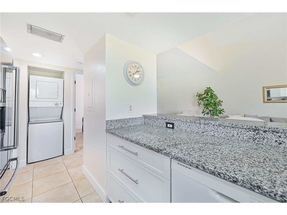 5530 Trailwinds Drive #726 Fort Myers FL 33907 2026012302 image10