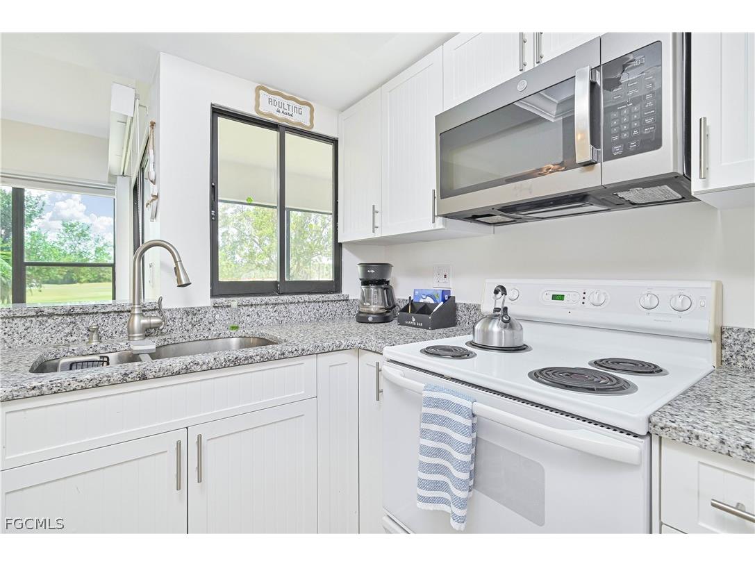 5530 Trailwinds Drive #726 Fort Myers FL 33907 2026012302 image8