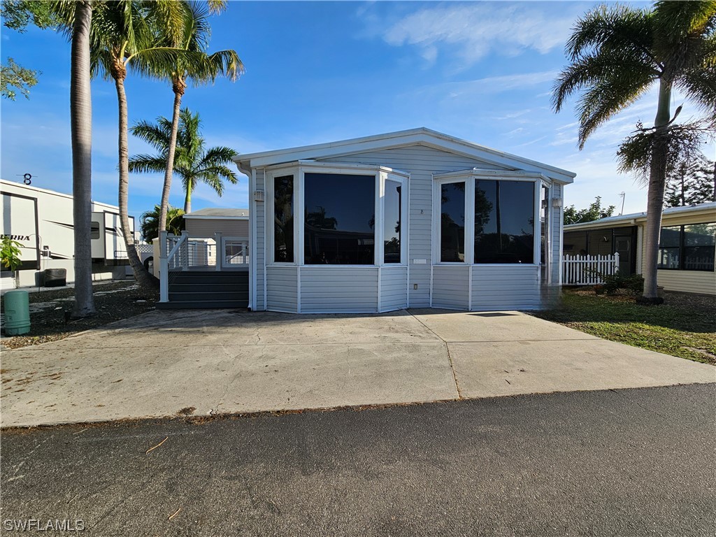 5532 Black Pug Drive Fort Myers FL 33908 224021410 image1