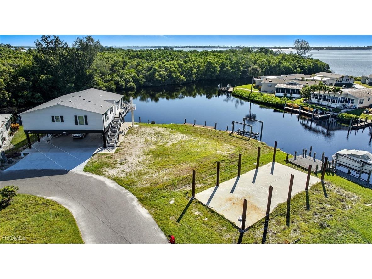 5537 Sir Walter Way North Fort Myers FL 33917 2025004378 image1