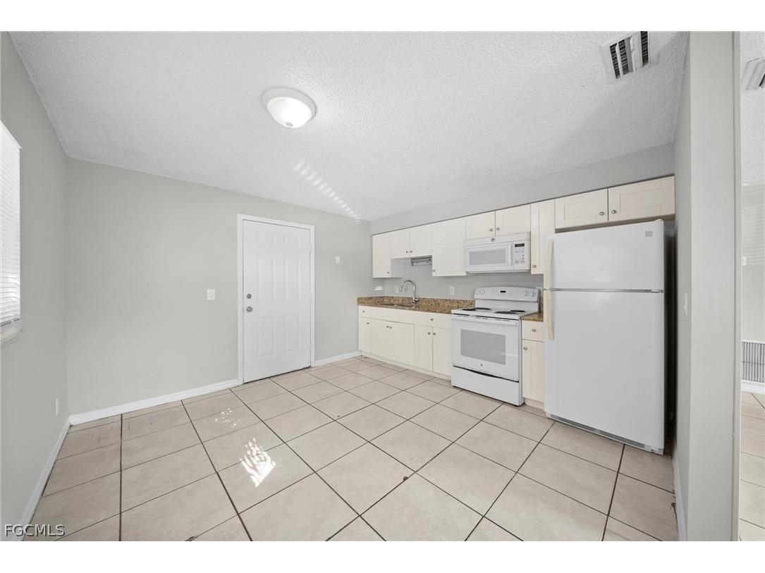 5537 10th Avenue Fort Myers FL 33907 2026011945 image4