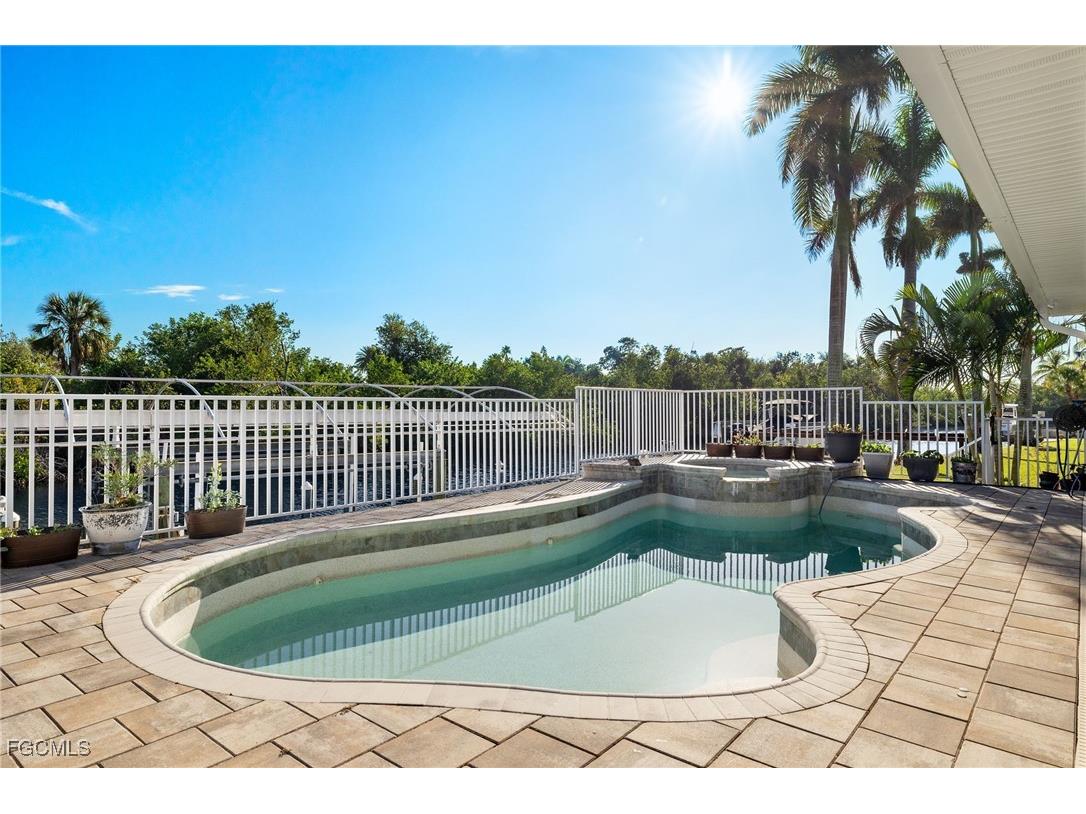 5539 Natoma Drive Fort Myers FL 33919 2025025378 image32