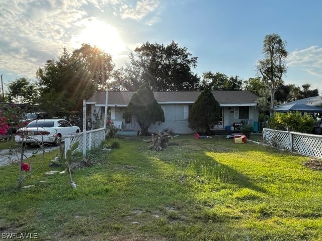 554 New York Drive Fort Myers FL 33905 223018574 image1