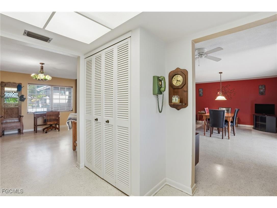 5541 Winkler Road Fort Myers FL 33919 2025022306 image10