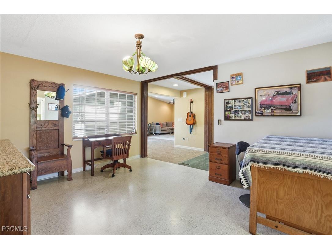 5541 Winkler Road Fort Myers FL 33919 2025022306 image11