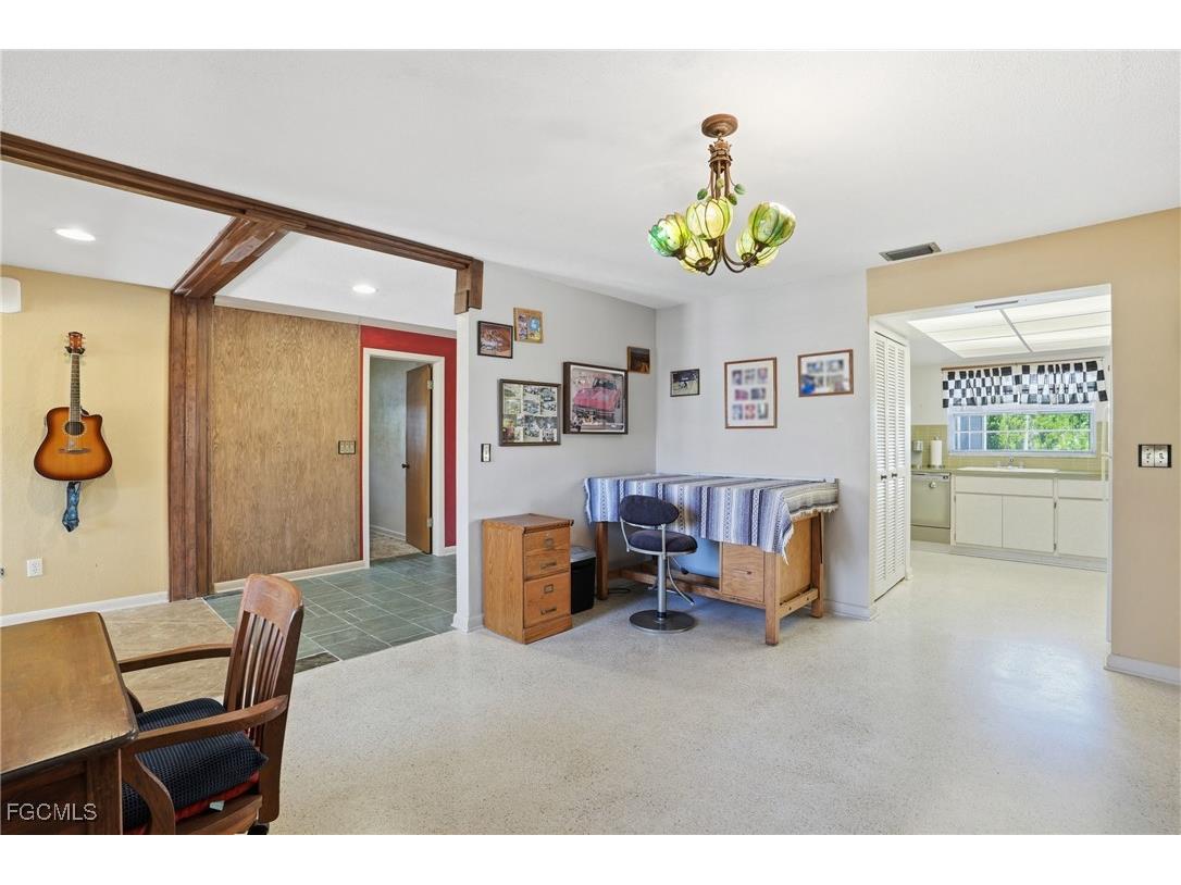 5541 Winkler Road Fort Myers FL 33919 2025022306 image12