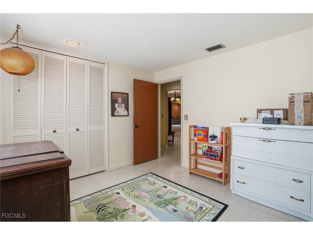 5541 Winkler Road Fort Myers FL 33919 2025022306 image14