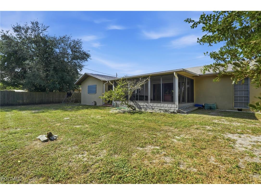 5541 Winkler Road Fort Myers FL 33919 2025022306 image21