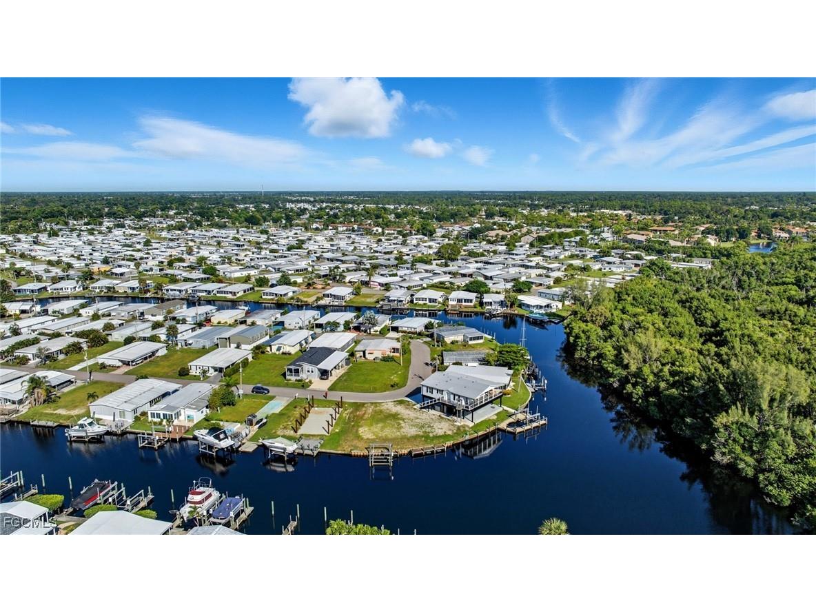 5547 Sir Walter Way North Fort Myers FL 33917 2025004375 image12