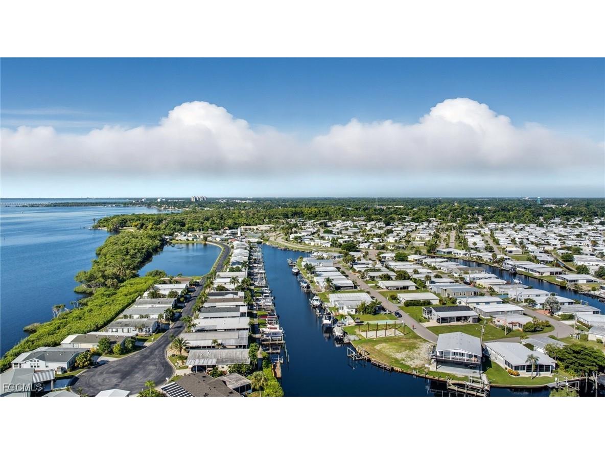 5547 Sir Walter Way North Fort Myers FL 33917 2025004375 image13