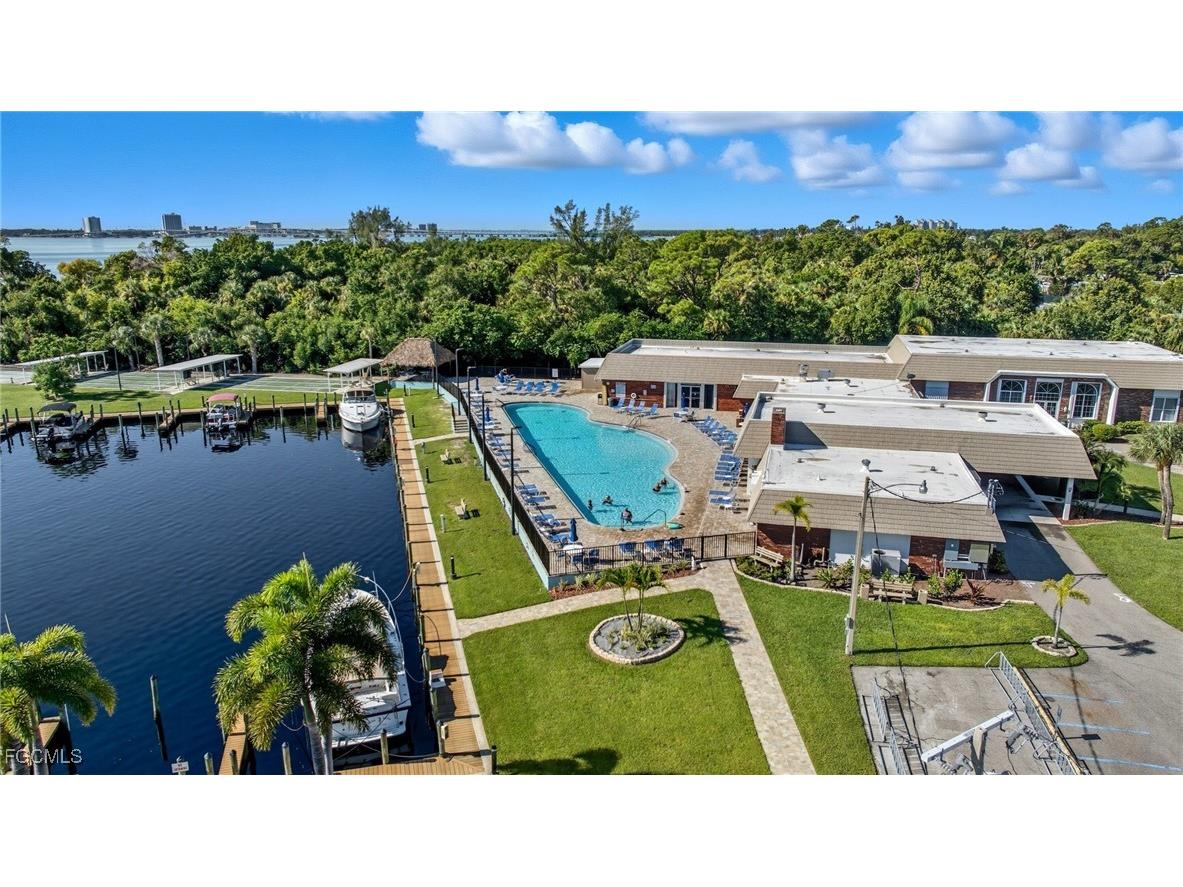 5547 Sir Walter Way North Fort Myers FL 33917 2025004375 image6