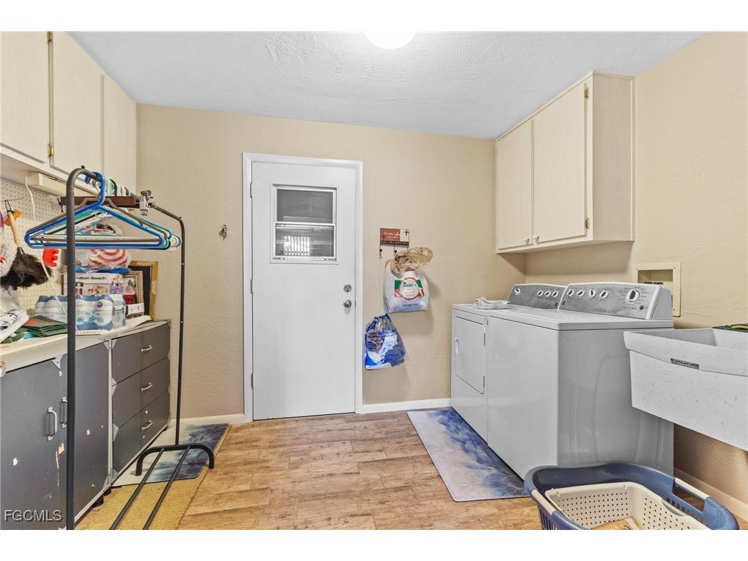 5549 Boynton Lane Fort Myers FL 33919 2025016088 image15