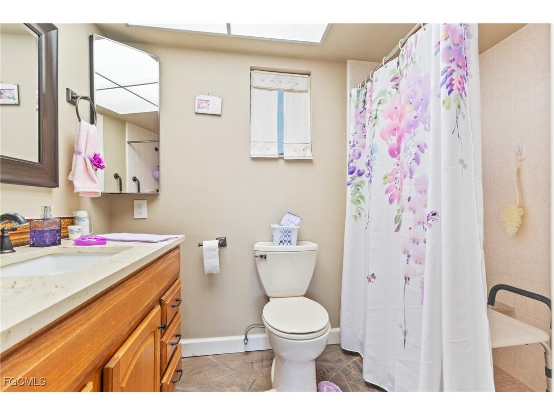 5549 Boynton Lane Fort Myers FL 33919 2025016088 image18
