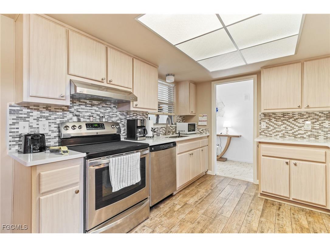 5549 Boynton Lane Fort Myers FL 33919 2025016088 image3
