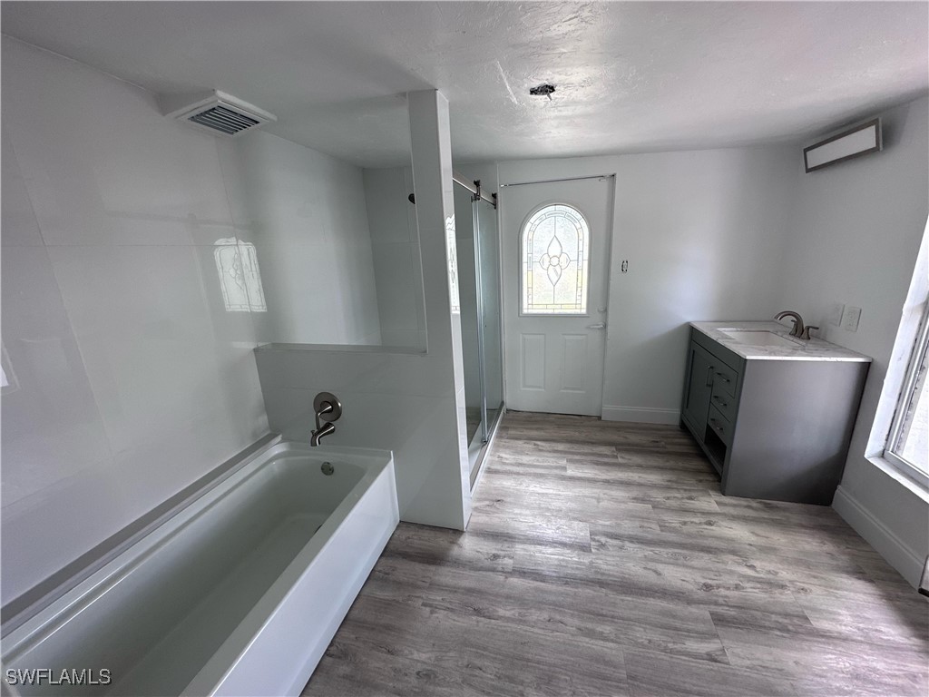 555 13th Street N Naples FL 34102 225071724 image1