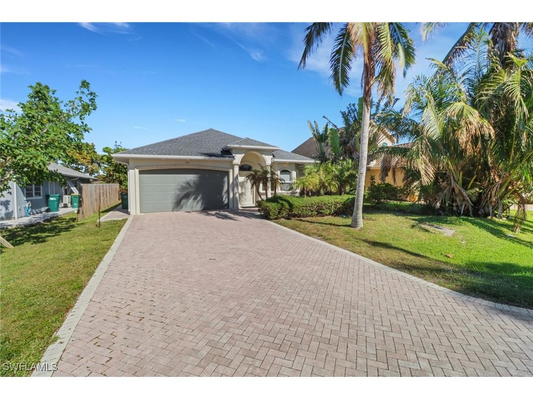 555 93rd Avenue N Naples FL 34108 224097496 image1
