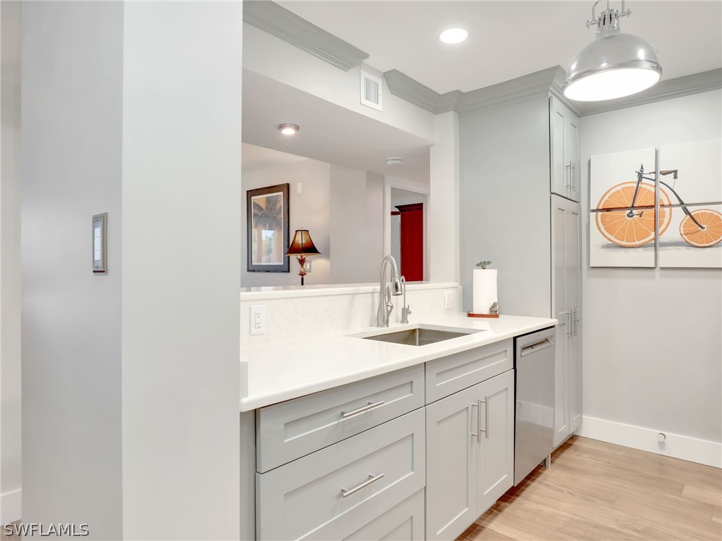 555 Park Shore Drive #B-113 Naples FL 34103 224032455 image4