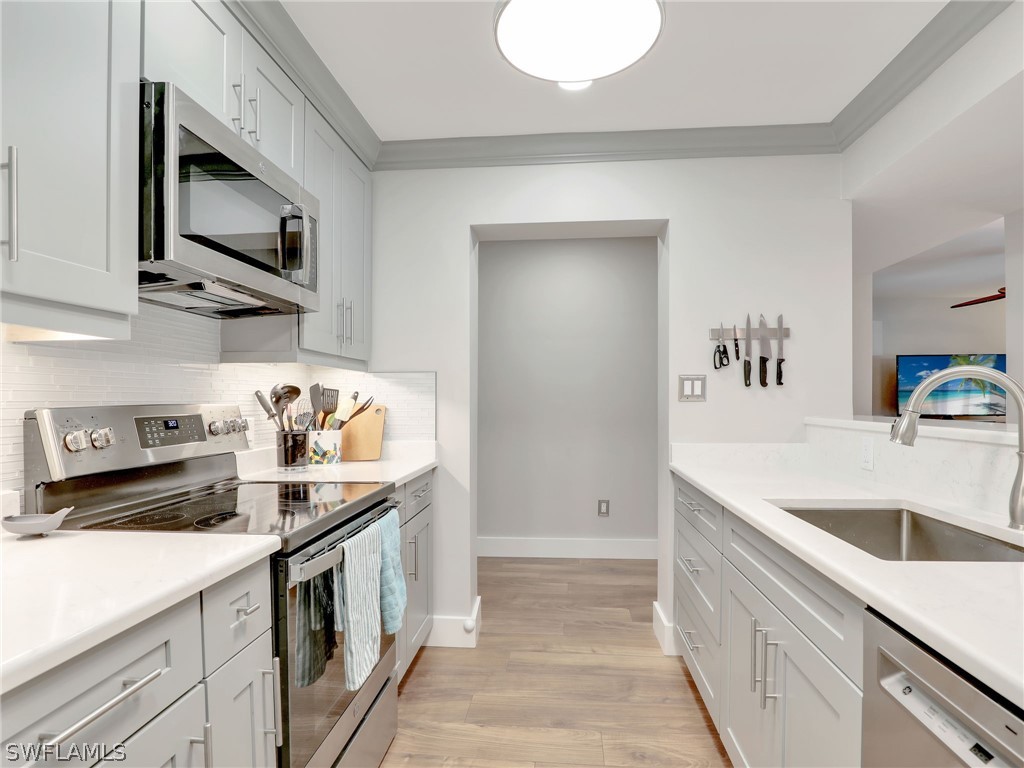 555 Park Shore Drive #B-113 Naples FL 34103 224032455 image6