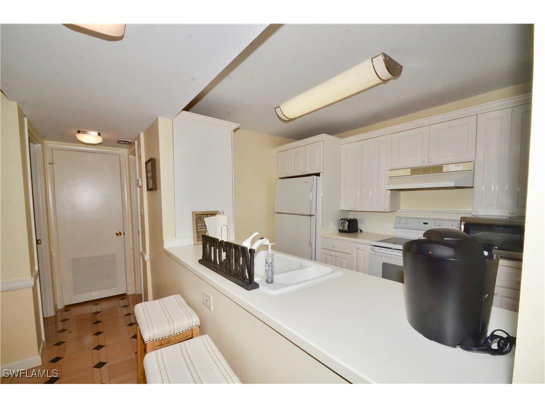 555 Park Shore Drive #B-309 Naples FL 34103 225061867 image4