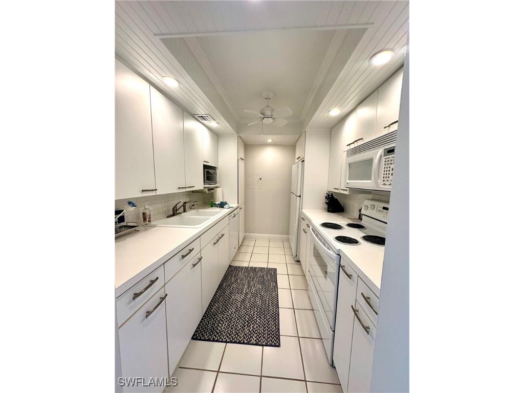 555 Park Shore Drive #B-311 Naples FL 34103 225073846 image7