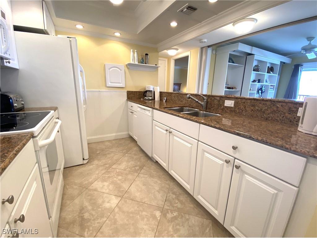 555 Park Shore Drive #B-407 Naples FL 34103 225073016 image6