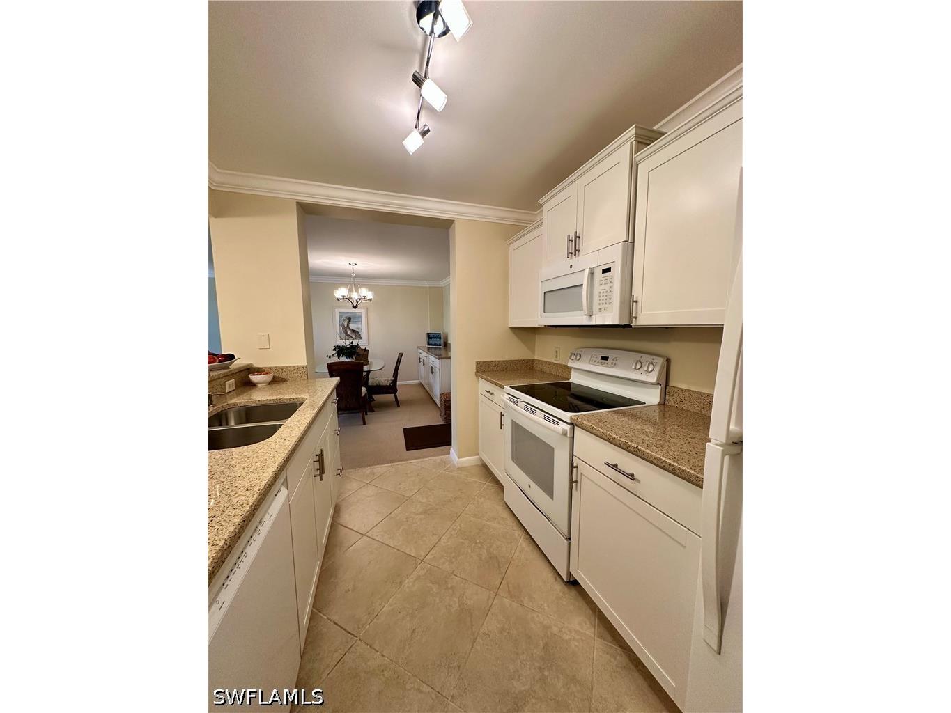 555 Park Shore Drive #B205 Naples FL 34103 226016692 image10