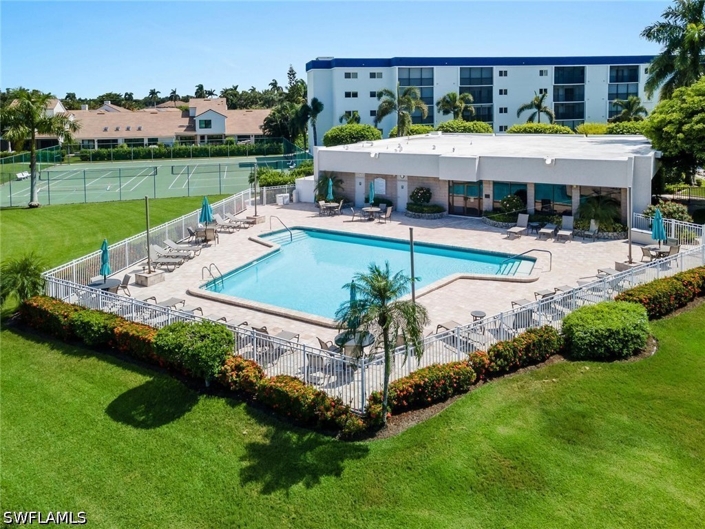 555 Park Shore Drive #B302 Naples FL 34103 226016701 image2
