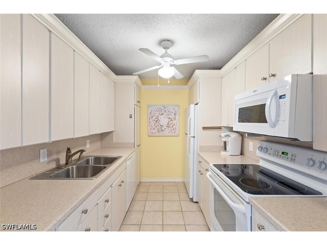 555 Park Shore Drive #B302 Naples FL 34103 226016701 image9