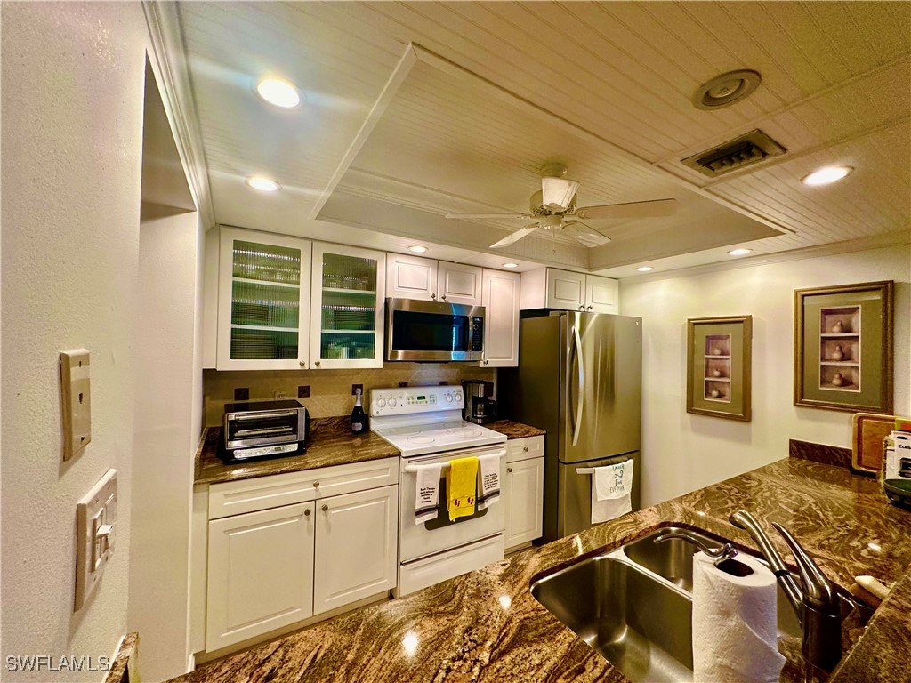 555 Park Shore Drive #B403 Naples FL 34103 225066524 image7
