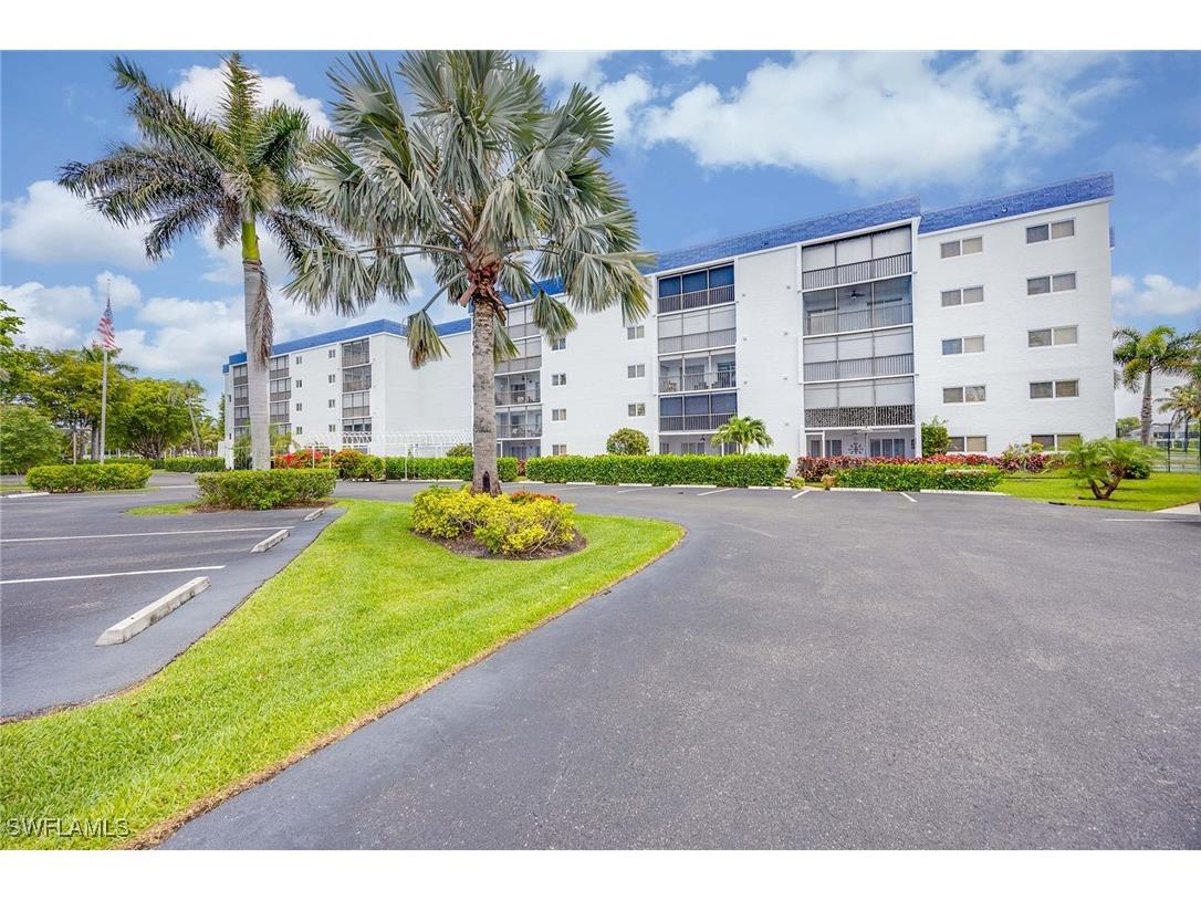 555 Park Shore Drive #B408 Naples FL 34103 225057613 image1