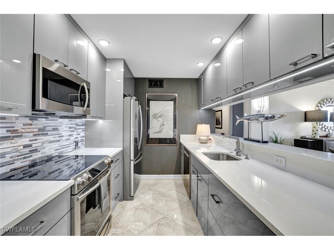 555 Park Shore Drive #B503 Naples FL 34103 225084819 image7