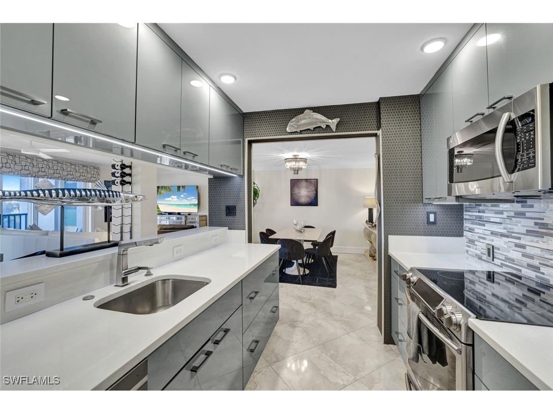 555 Park Shore Drive #B503 Naples FL 34103 225084819 image8