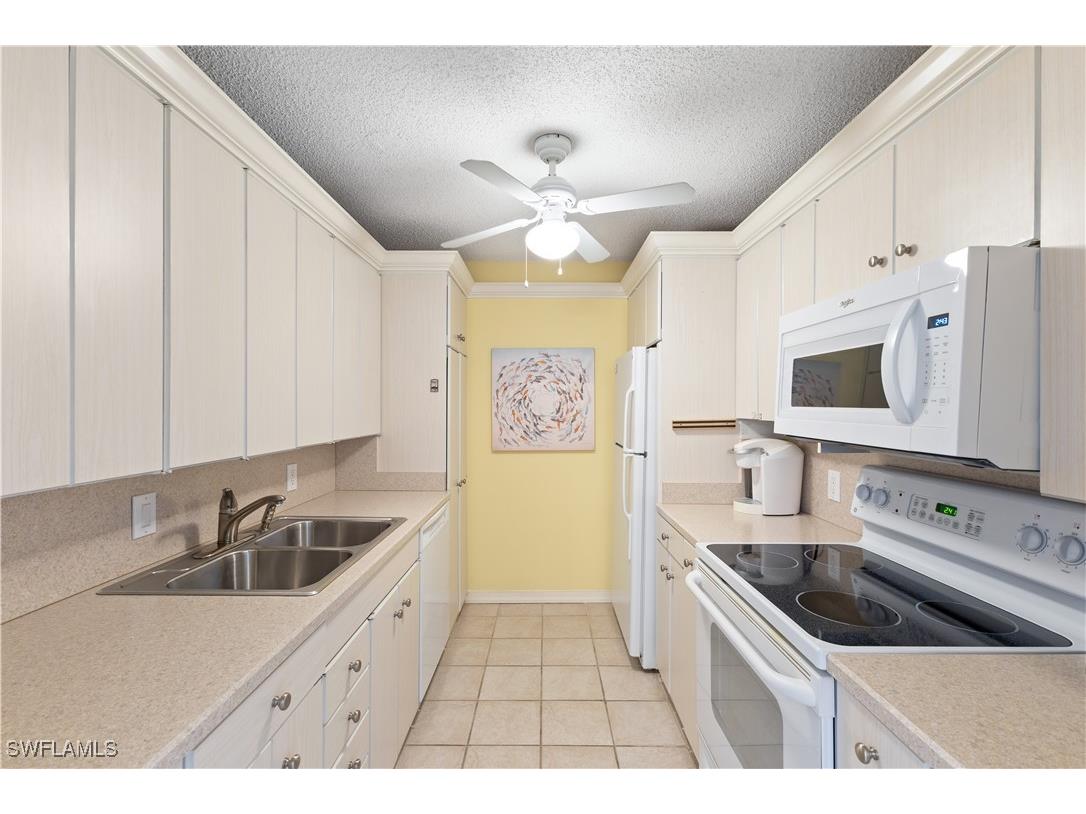 555 Park Shore Dr #B302 Naples FL 34104 225067865 image14