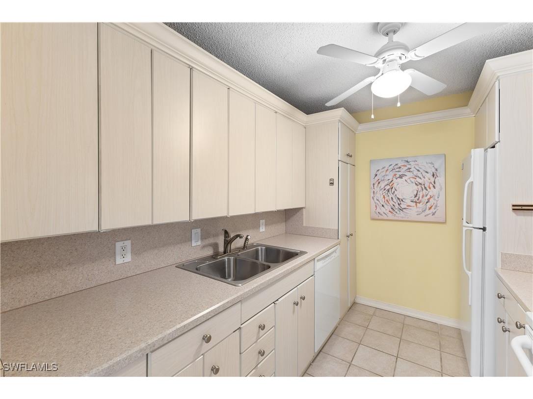 555 Park Shore Dr #B302 Naples FL 34104 225067865 image15