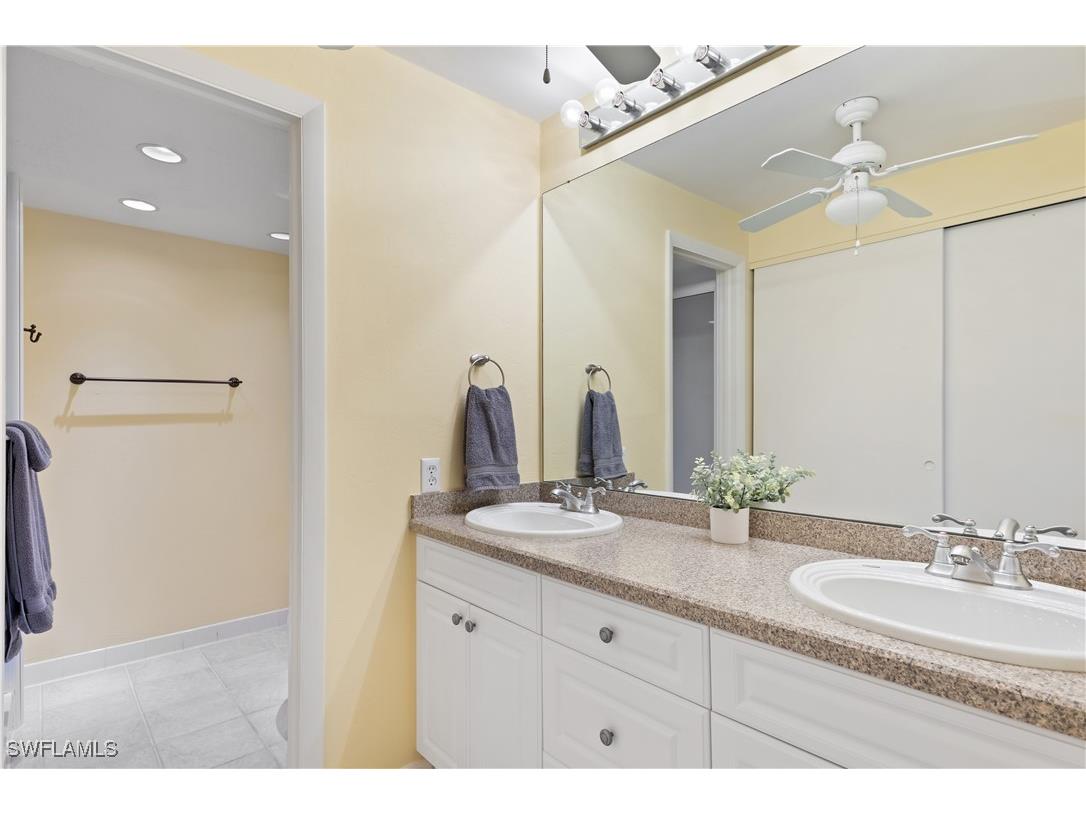 555 Park Shore Dr #B302 Naples FL 34104 225067865 image20