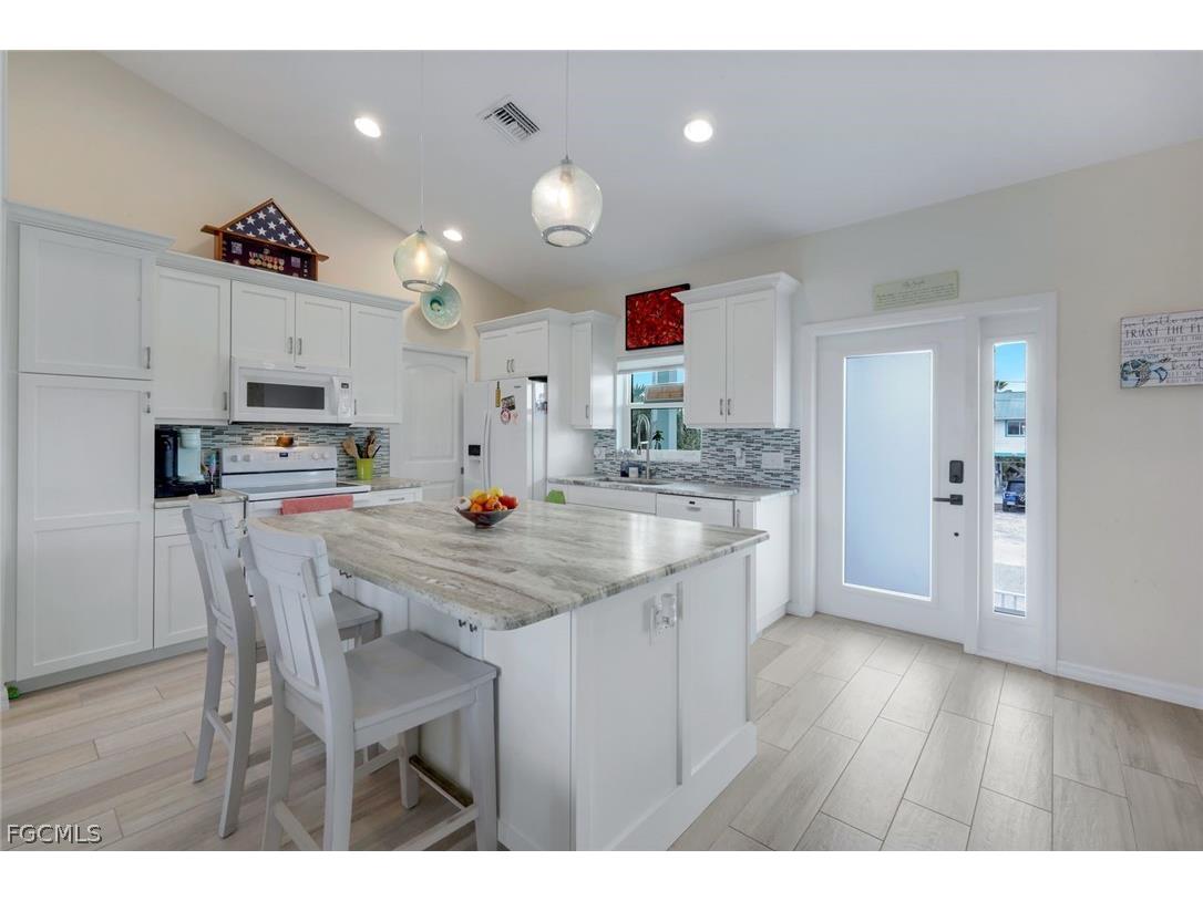 555 Piedmont Road Sanibel FL 33957 2026009182 image7