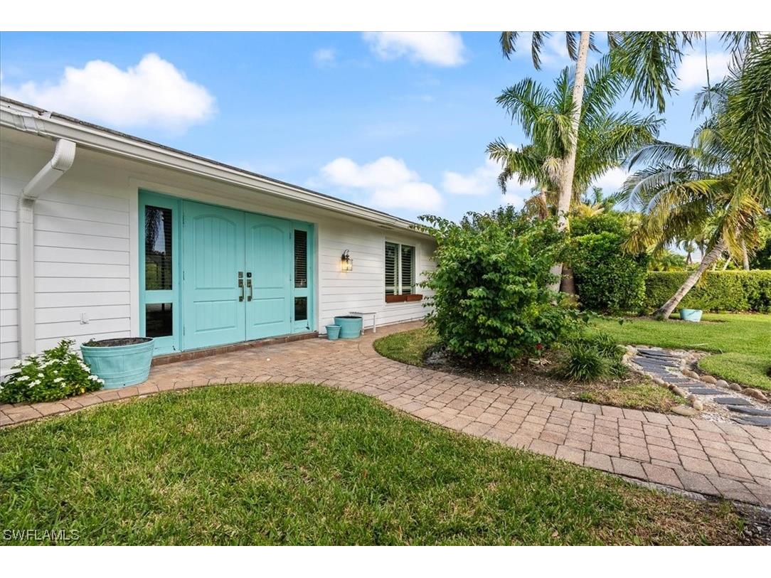 555 Whispering Pine Lane Naples FL 34103 223074669 image1