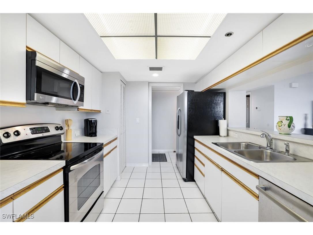 5550 Heron Point Drive #304 Naples FL 34108 225050448 image4