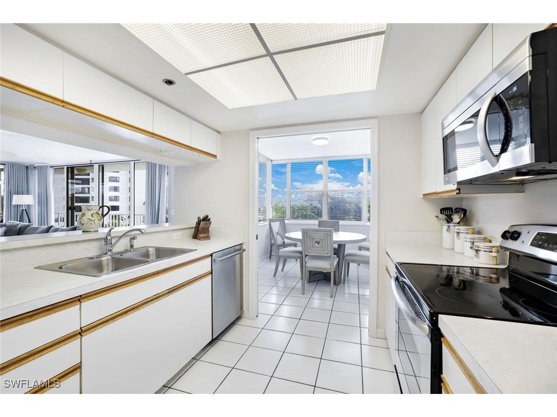 5550 Heron Point Drive #304 Naples FL 34108 225050448 image5