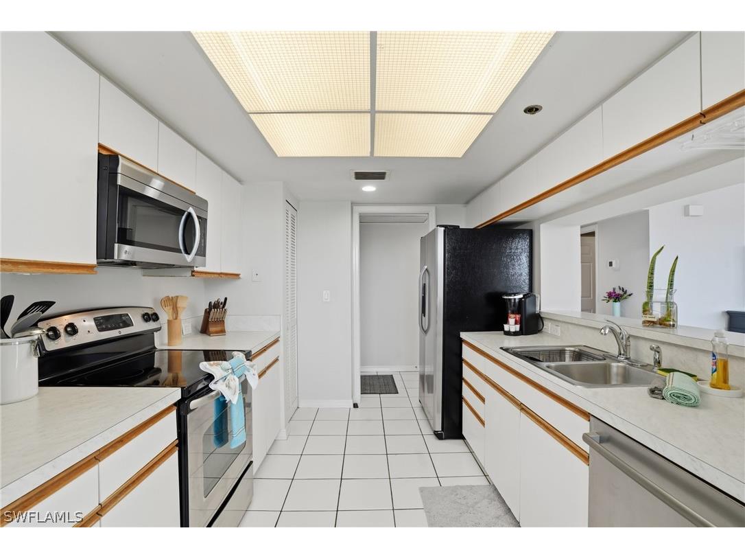 5550 Heron Point Drive #304 Naples FL 34108 226009646 image12
