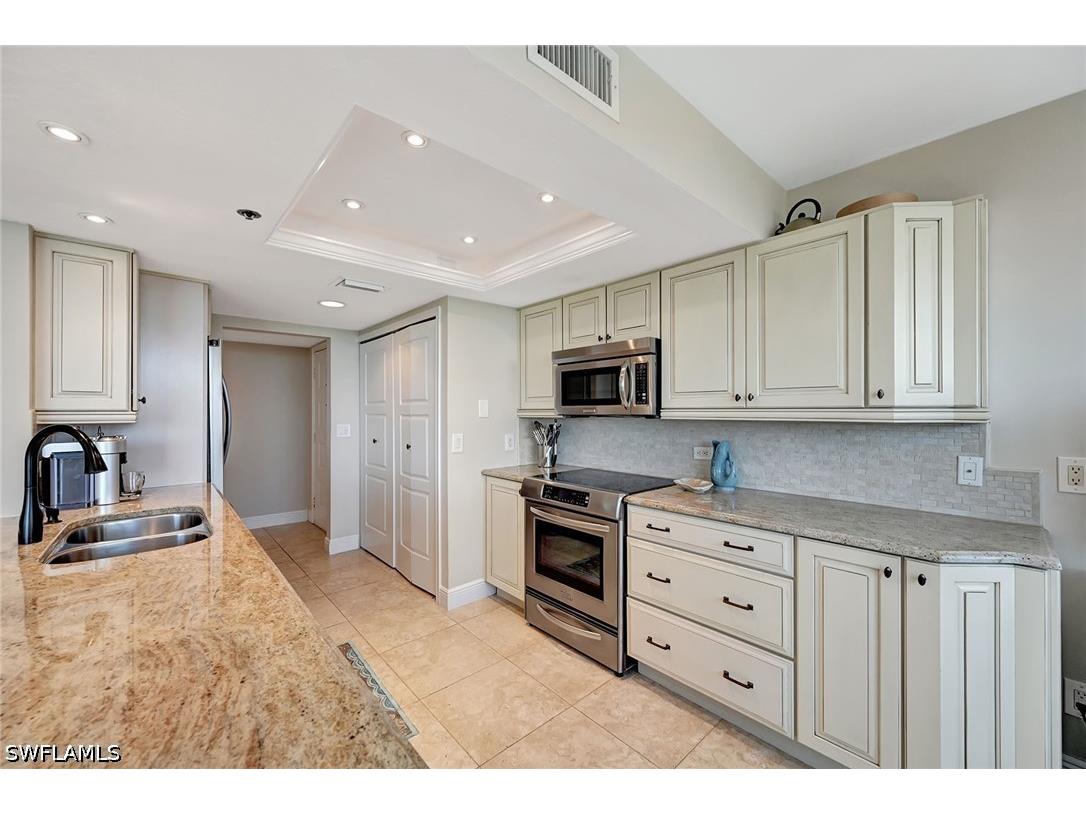 5550 Heron Point Drive #703 Naples FL 34108 226014432 image9