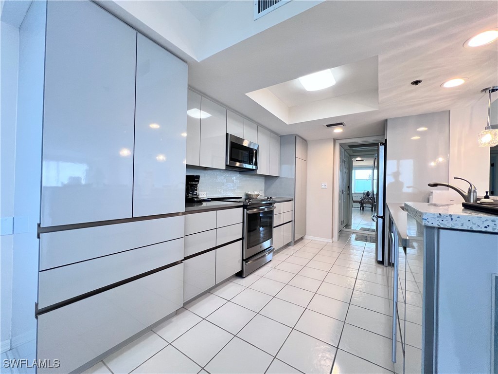 5550 Heron Point Drive #704 Naples FL 34108 225064773 image5