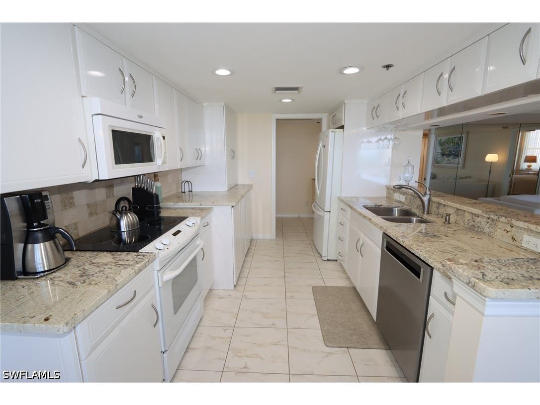 5550 Heron Point Drive #902 Naples FL 34108 226012699 image3